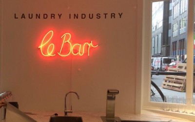le bar - neonsign