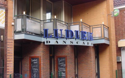 ludiek sneek neonreclame