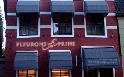 Fleurons-markiezen-W&O-lichtreclame-neon